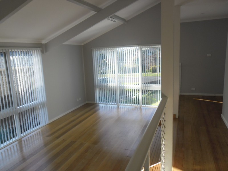 305 Carrick Drive, Gladstone Park VIC 3043