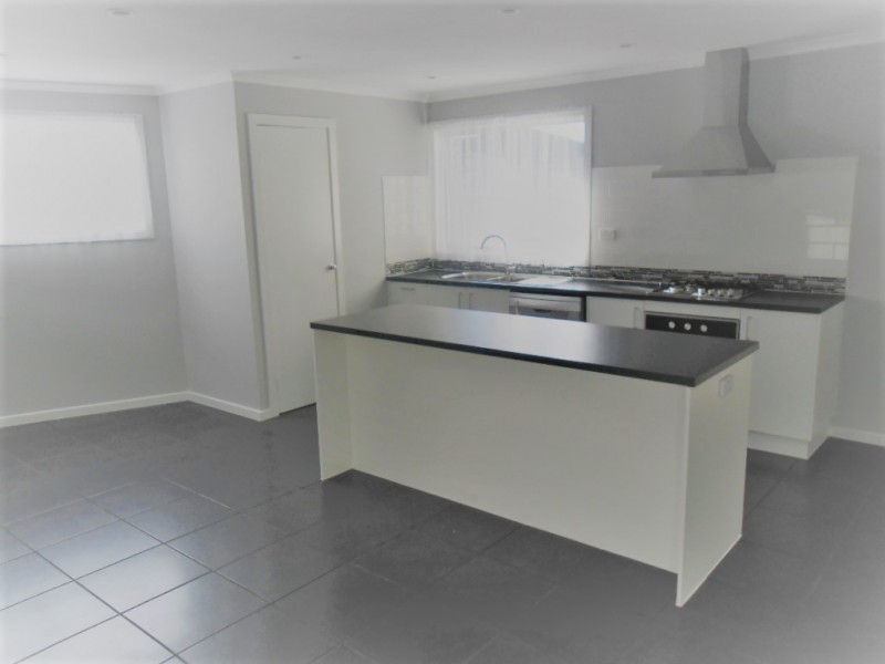 305 Carrick Drive, Gladstone Park VIC 3043