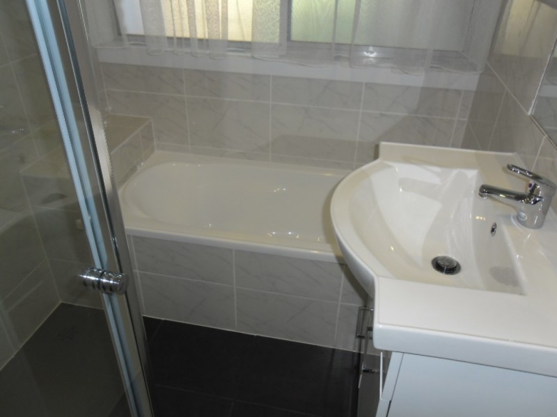 305 Carrick Drive, Gladstone Park VIC 3043