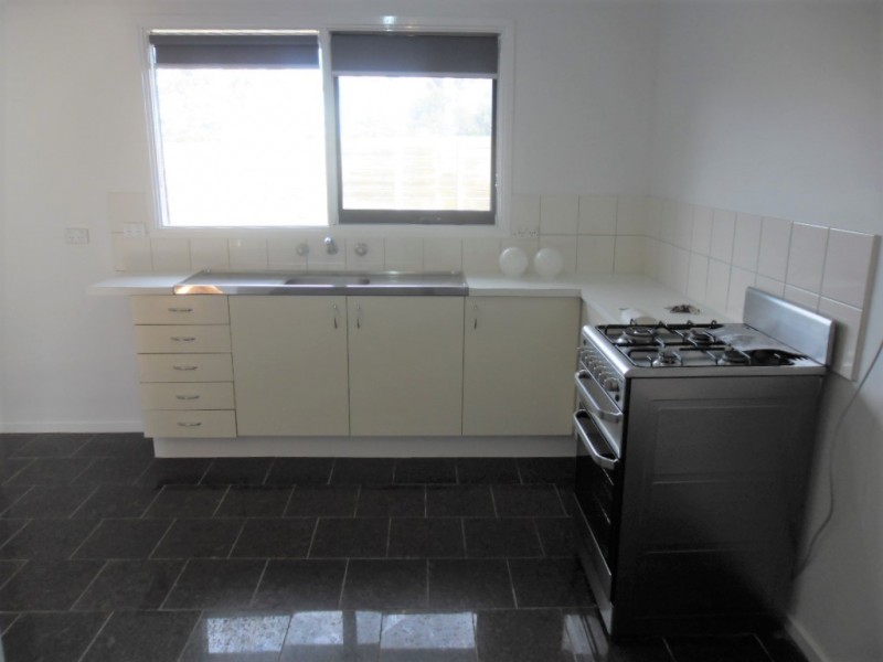 8 Kylie Place, Gladstone Park VIC 3043