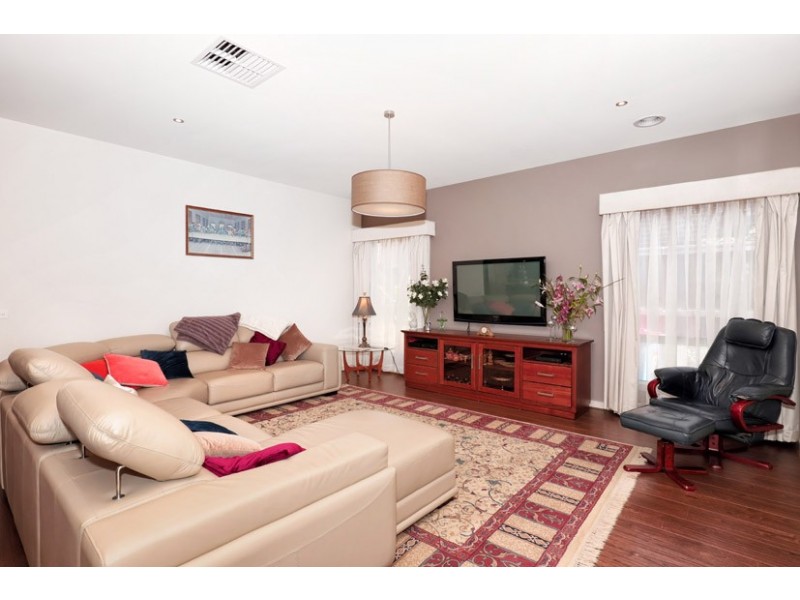 10 Jasper Grove, Greenvale VIC 3059