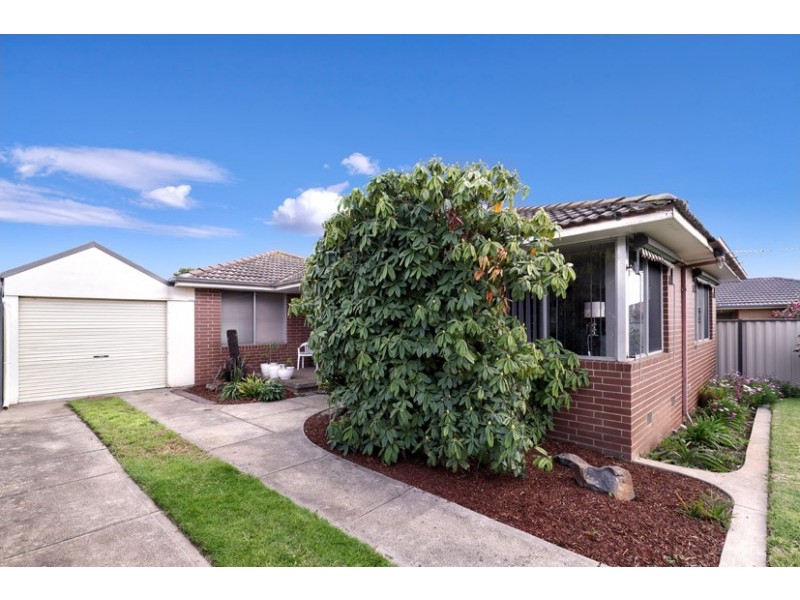 6 Duggan Place, Gladstone Park VIC 3043