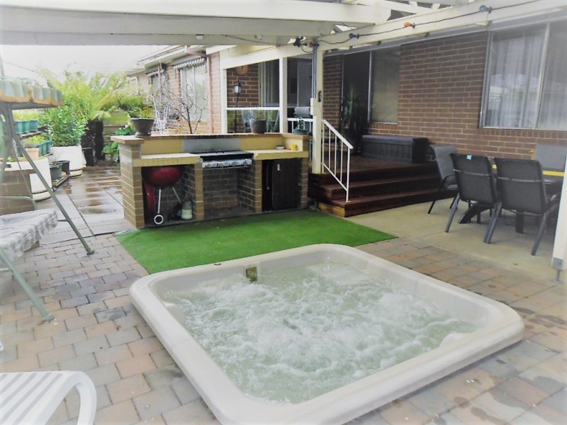 6 Duggan Place, Gladstone Park VIC 3043