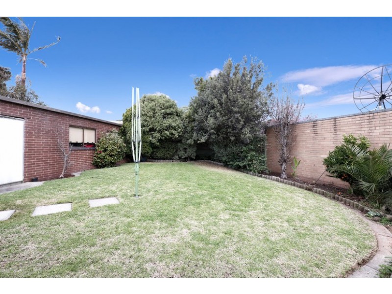 6 Duggan Place, Gladstone Park VIC 3043