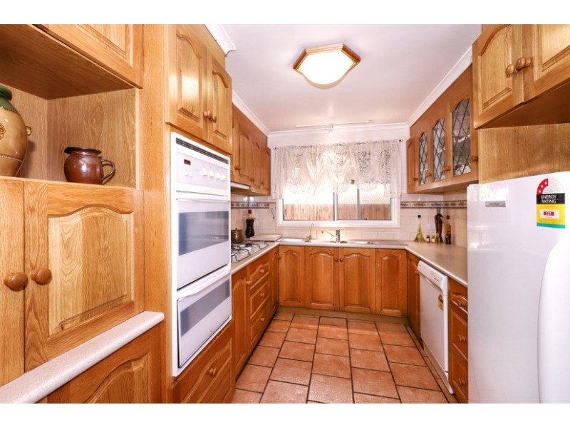 63 Wolverton Drive, Gladstone Park VIC 3043