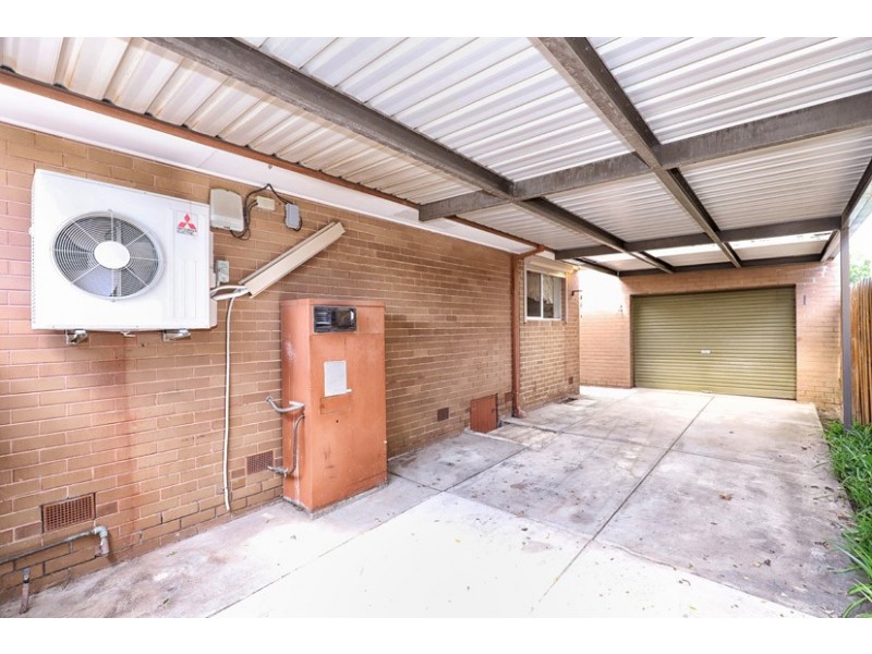 63 Wolverton Drive, Gladstone Park VIC 3043