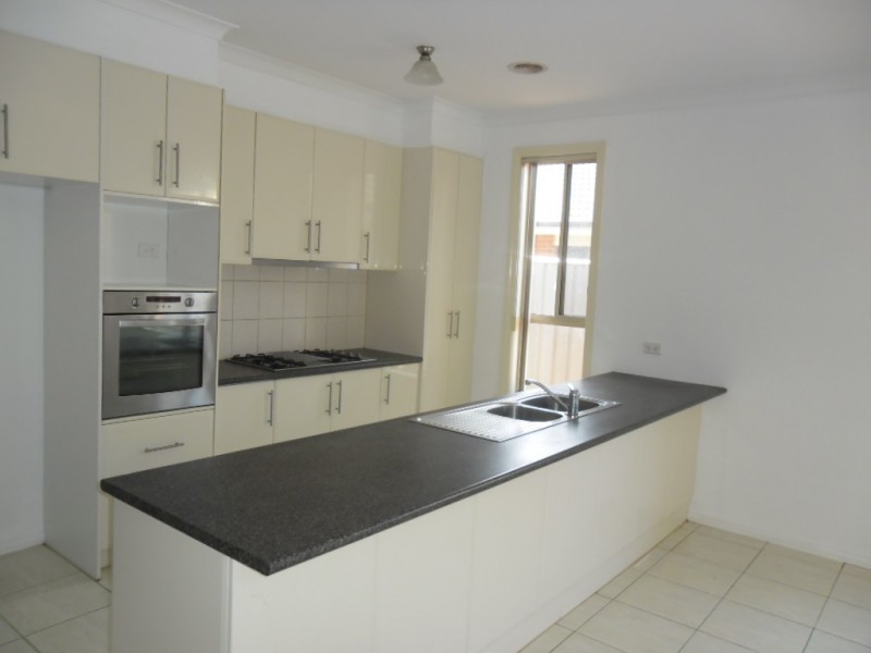 10 Eades Way, Craigieburn VIC 3064