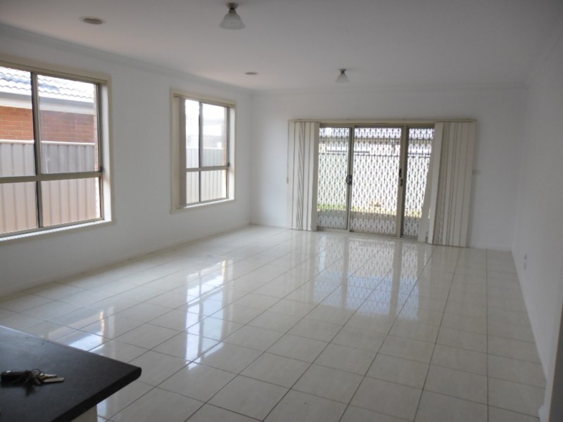 10 Eades Way, Craigieburn VIC 3064