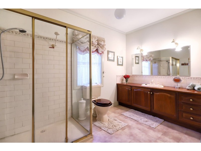 4 Bolton Court, Greenvale VIC 3059