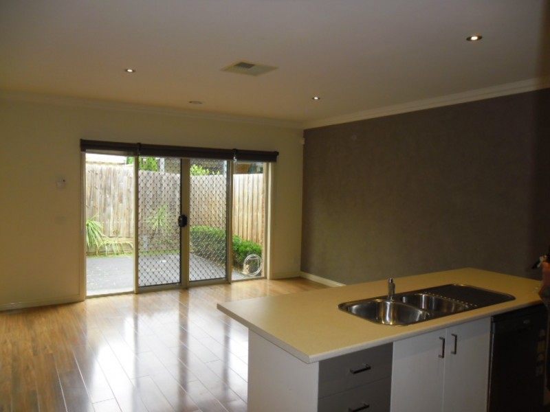 11 26 HILLCREST DRIVE, Westmeadows VIC 3049