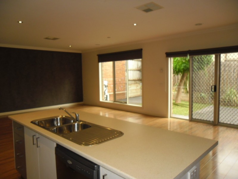 11 26 HILLCREST DRIVE, Westmeadows VIC 3049