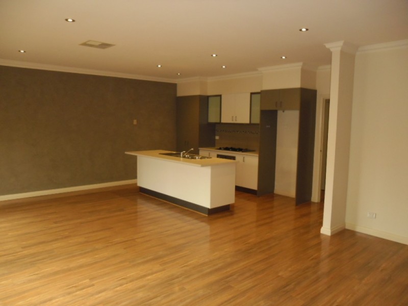 11 26 HILLCREST DRIVE, Westmeadows VIC 3049