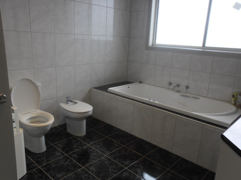 4 Alder Court, Gowanbrae VIC 3043