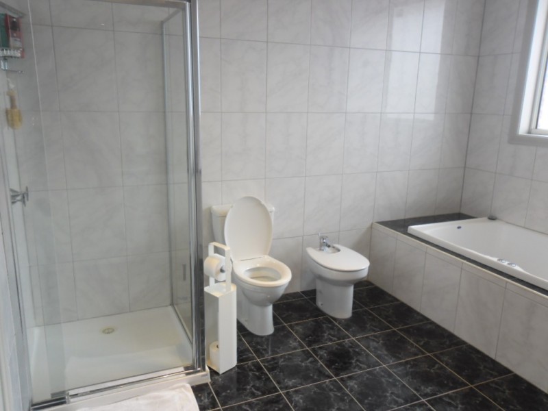 4 Alder Court, Gowanbrae VIC 3043