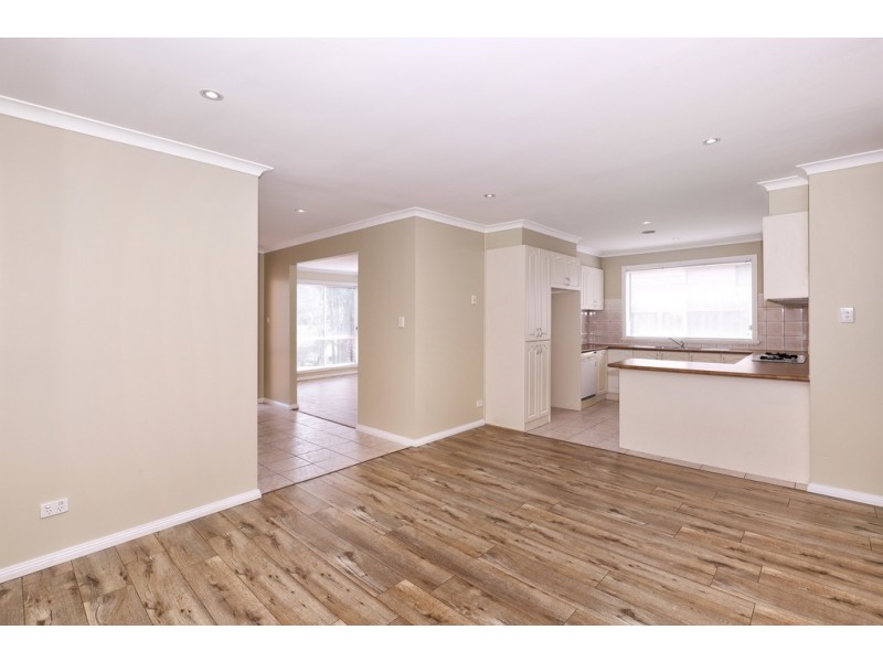 10 Mladen Court, Coolaroo VIC 3048