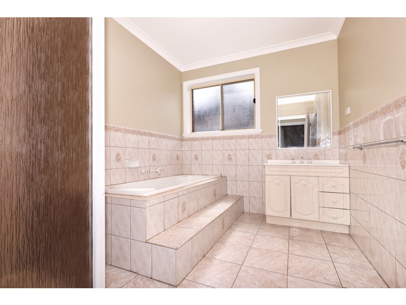 10 Mladen Court, Coolaroo VIC 3048