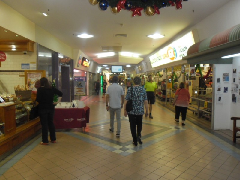 27 Gabrielle Crescent, Gladstone Park VIC 3043