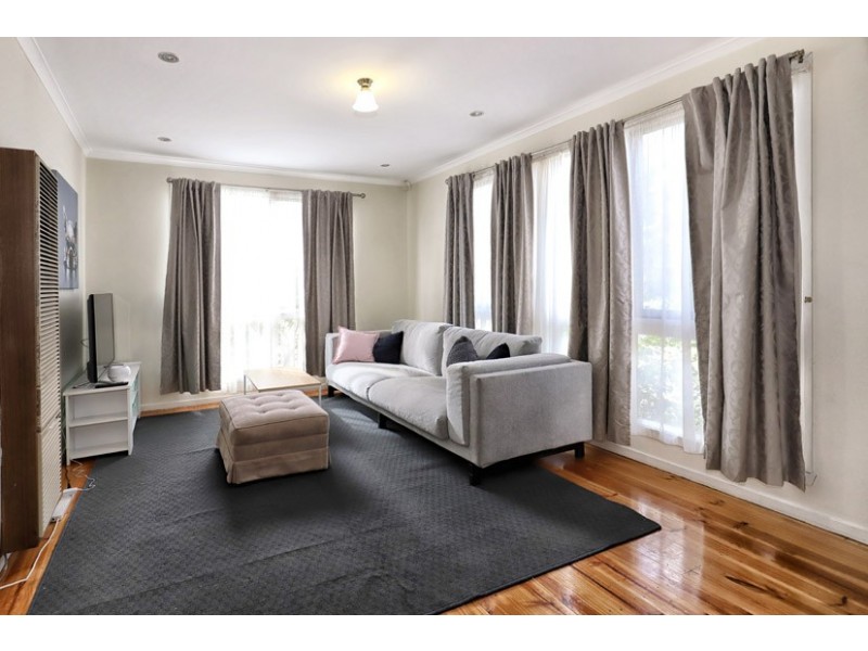 37 Samara Grove, Gladstone Park VIC 3043