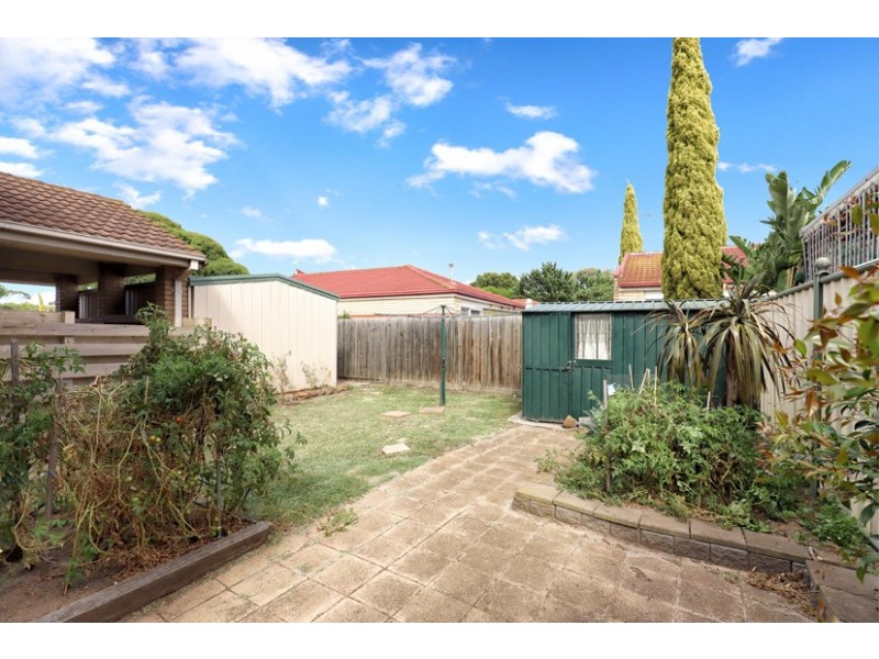 37 Samara Grove, Gladstone Park VIC 3043