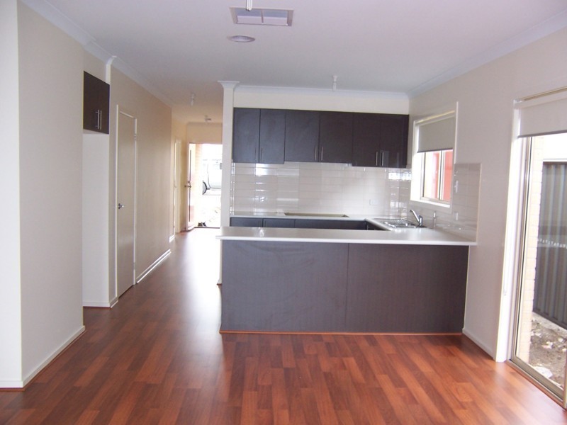 18  Kensley Circuit, Craigieburn VIC 3064