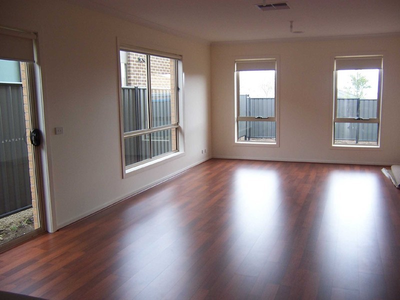 18  Kensley Circuit, Craigieburn VIC 3064