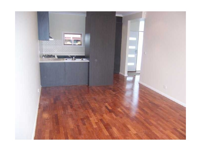 15 1-5 Heversham Grove, Greenvale VIC 3059