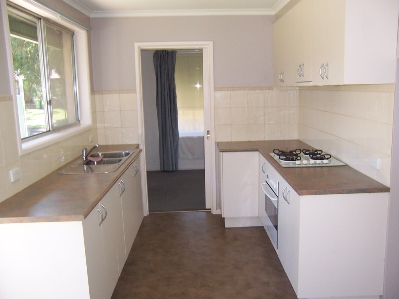 5 Harcourt Crescent, Gladstone Park VIC 3043