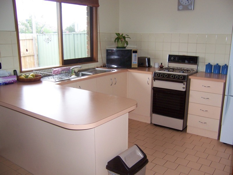 68 Elmhurst Road, Gladstone Park VIC 3043