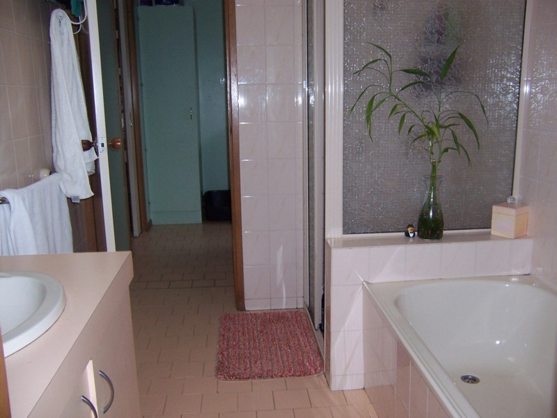 68 Elmhurst Road, Gladstone Park VIC 3043