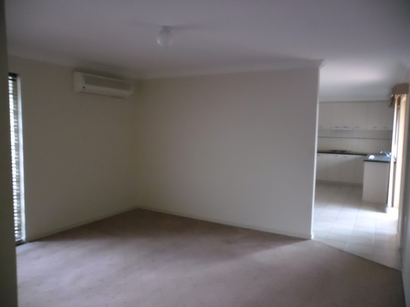 2/43 Coopershill Drive, Westmeadows VIC 3049