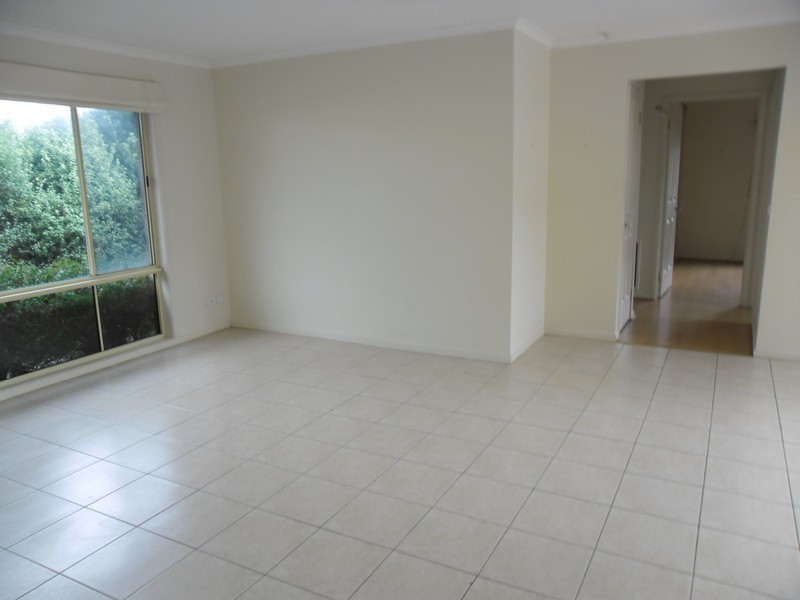 34 Greenstead Grove, Roxburgh Park VIC 3064