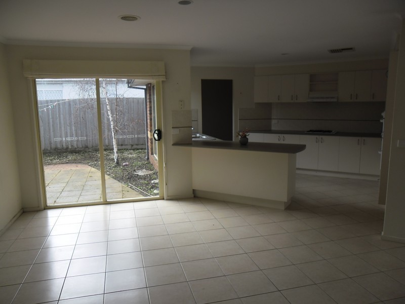 34 Greenstead Grove, Roxburgh Park VIC 3064