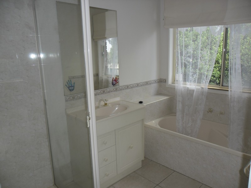 34 Greenstead Grove, Roxburgh Park VIC 3064
