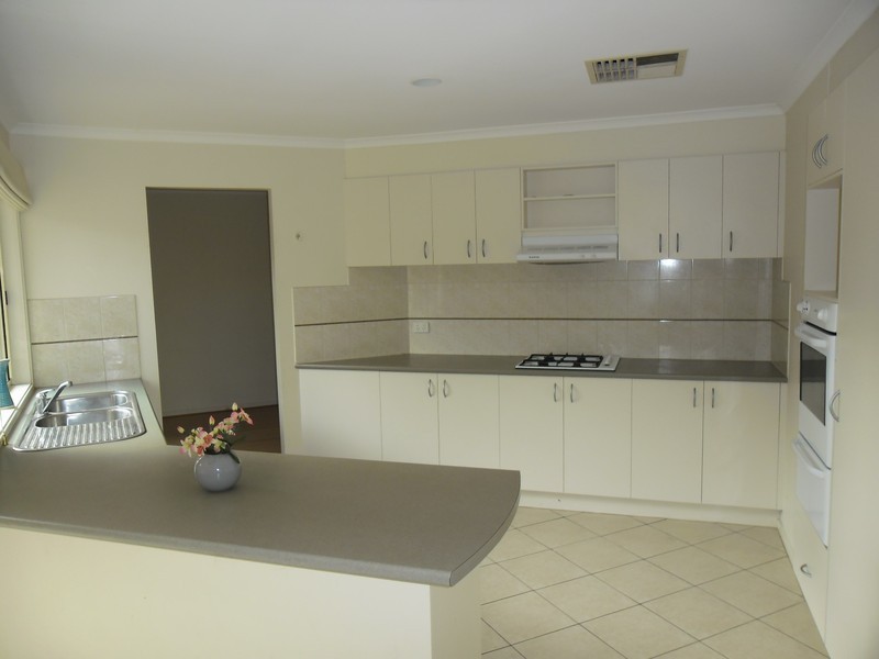 34 Greenstead Grove, Roxburgh Park VIC 3064