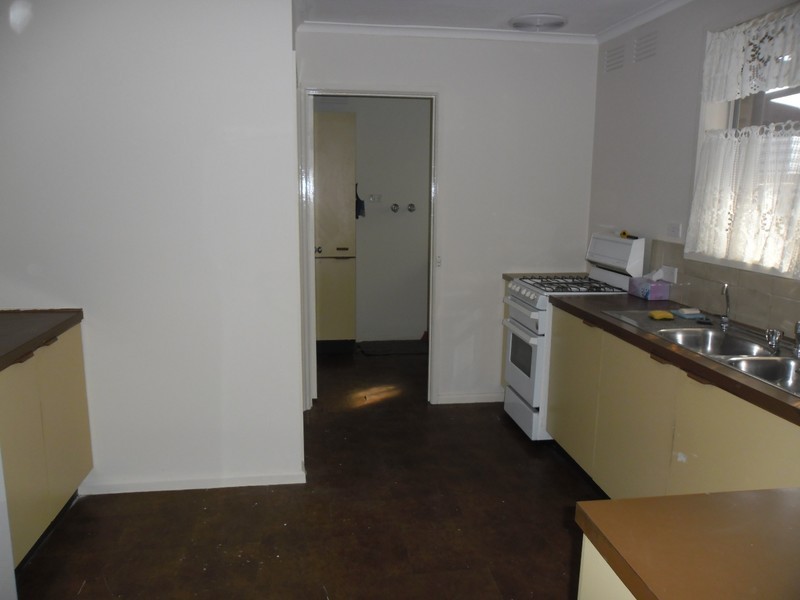 14  Hall Road, Gladstone Park VIC 3043