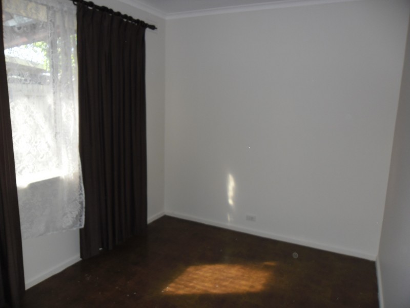 14  Hall Road, Gladstone Park VIC 3043