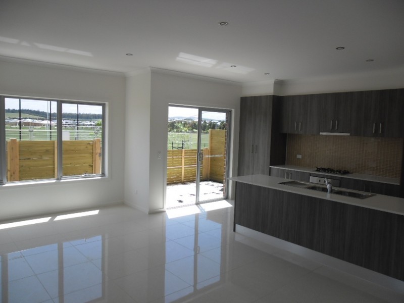 4/20 Painted Hills Drive, Doreen VIC 3754