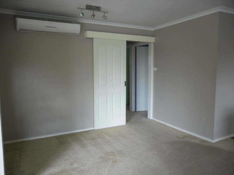 37 Samara Grove, Gladstone Park VIC 3043