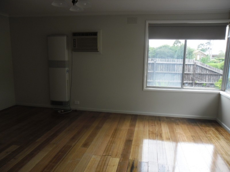 31 Parnell Crescent, Gladstone Park VIC 3043