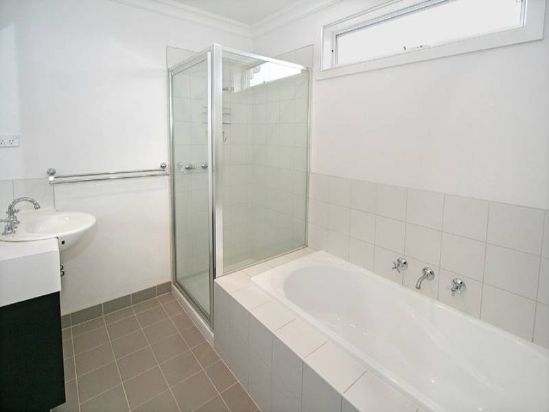 99 Ravenhill Blvd, Roxburgh Park VIC 3064