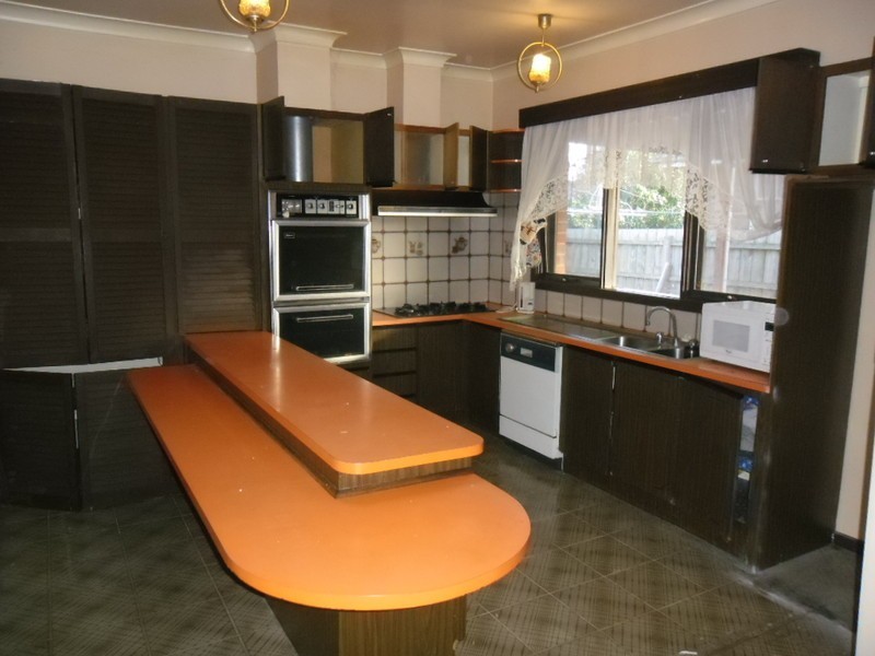 7 Dolphin Court, Gladstone Park VIC 3043