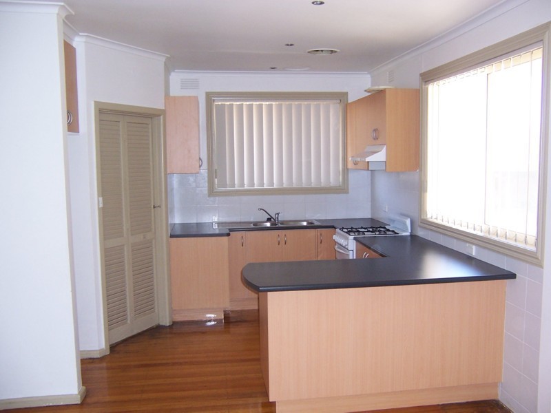 1/17 Plumpton Avenue, Craigieburn VIC 3064