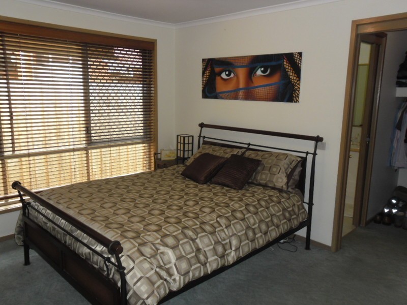 6 Barlby Court, Greenvale VIC 3059