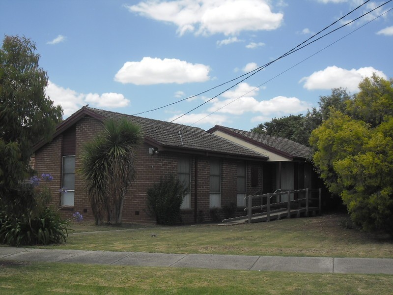 8 Lyndhurst Road, Gladstone Park VIC 3043