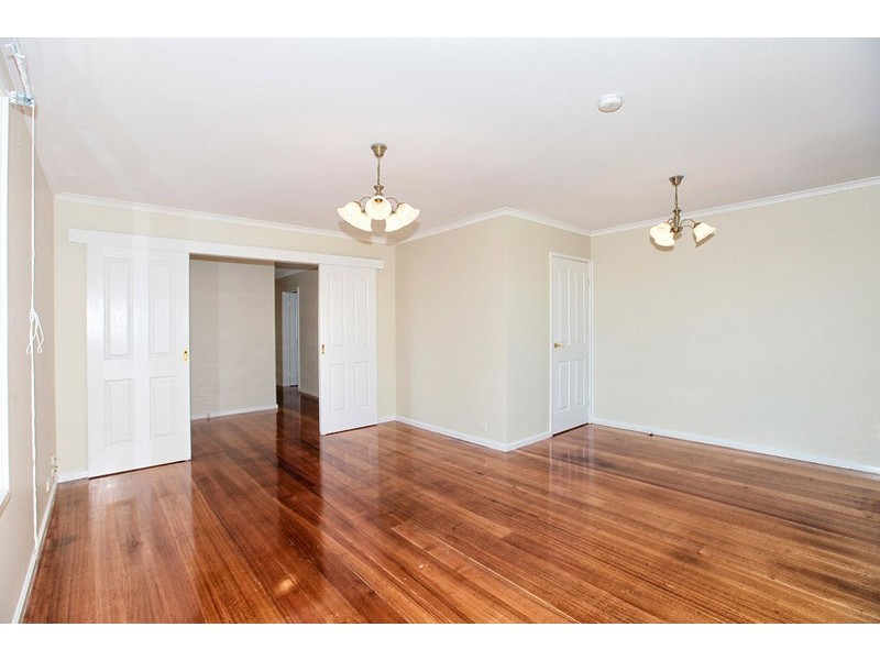 8  Ringwood Court, Gladstone Park VIC 3043