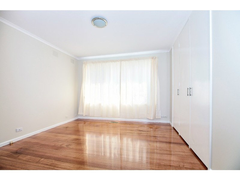 8  Ringwood Court, Gladstone Park VIC 3043