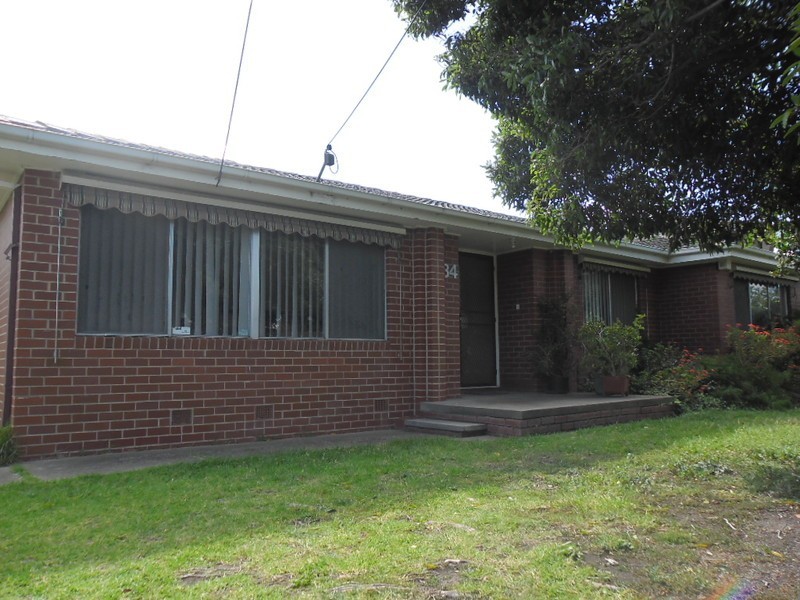 34 Woodstock Drive, Gladstone Park VIC 3043