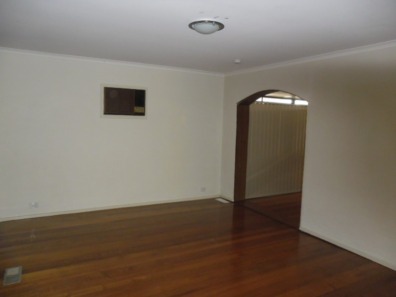16 Dianne Drive, Tullamarine VIC 3043