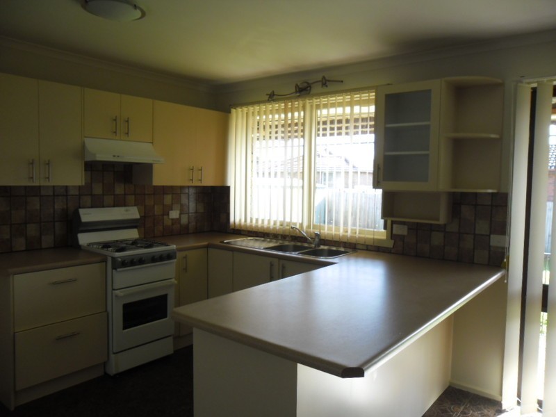 16 Dianne Drive, Tullamarine VIC 3043