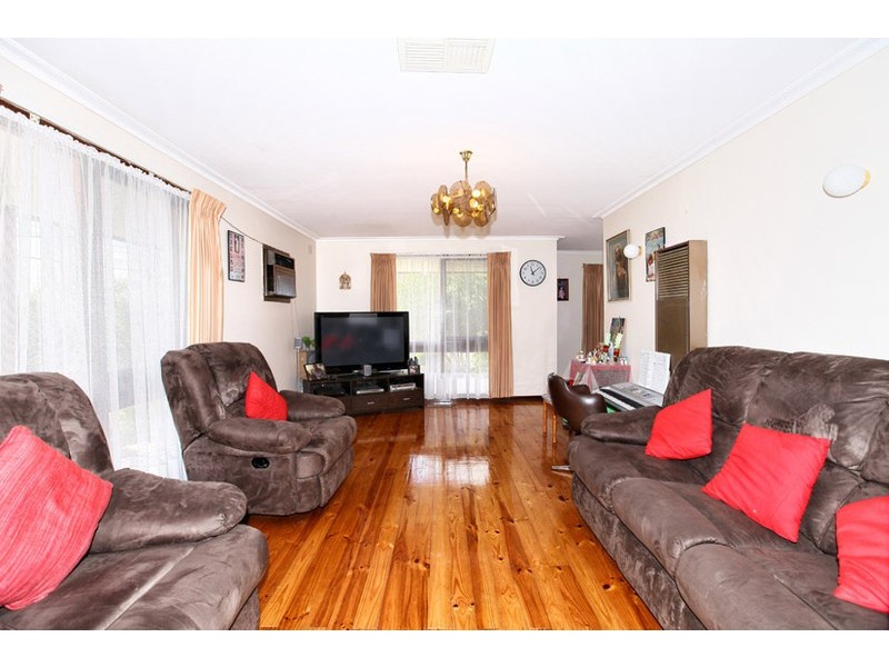 19 North Circular Road, Gladstone Park VIC 3043